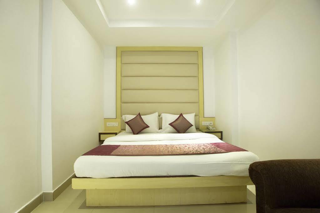 Hotel Omega Residency Neu-Delhi Exterior foto