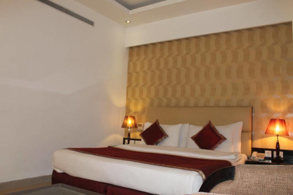 Hotel Omega Residency Neu-Delhi Exterior foto